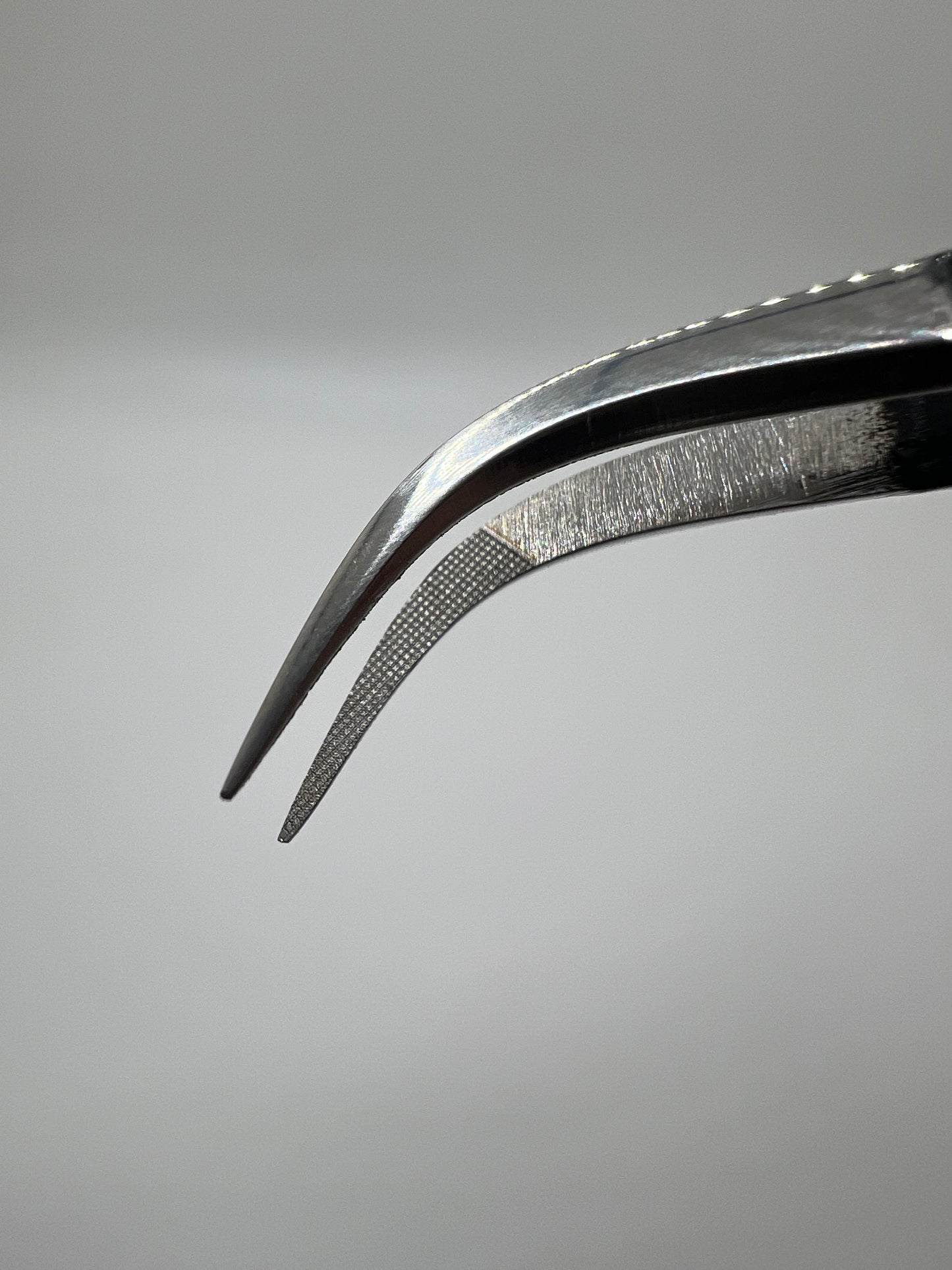 Black fiber tip isolation tweezer