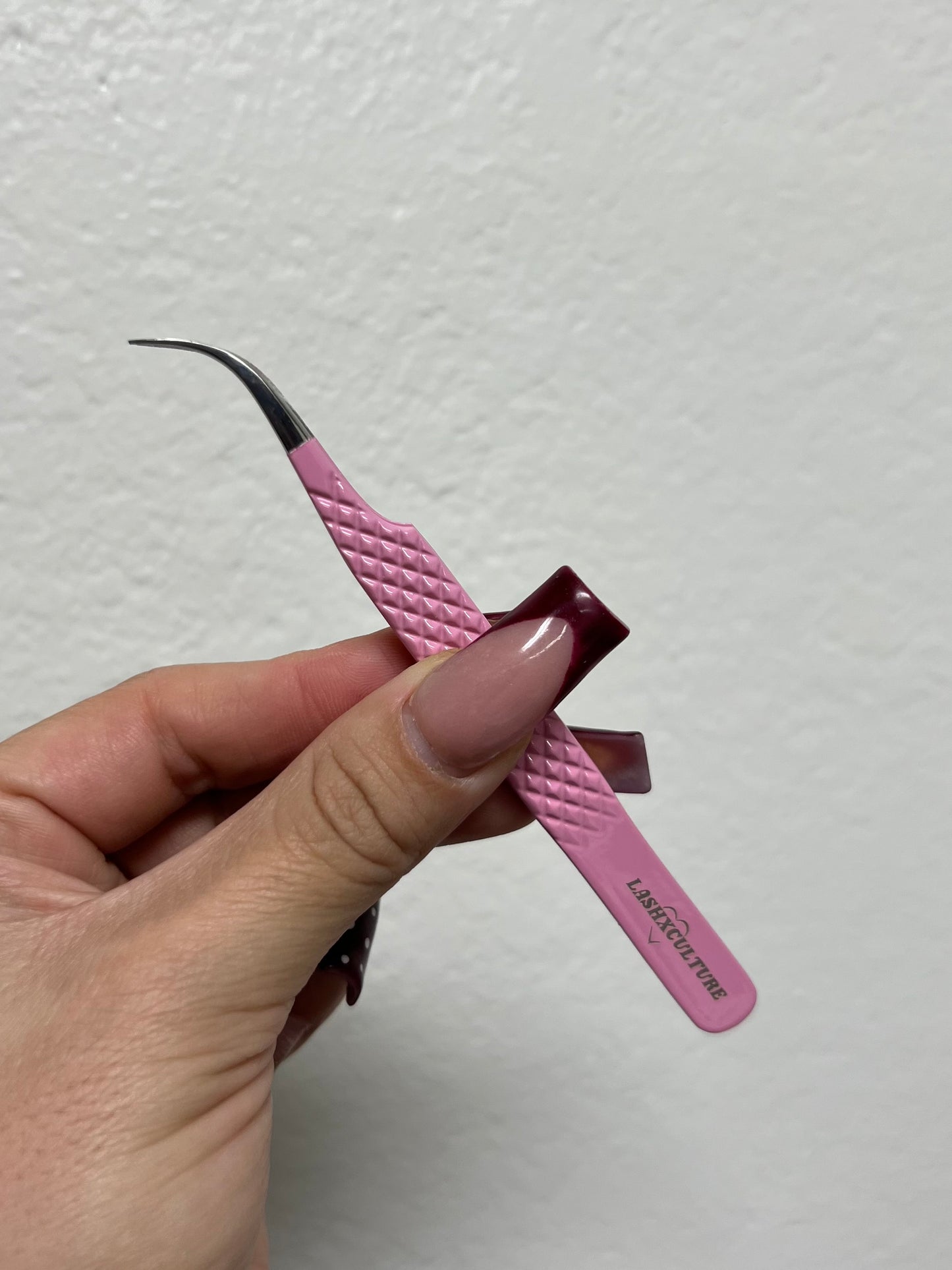 Pink Curved Isolation Tweezer