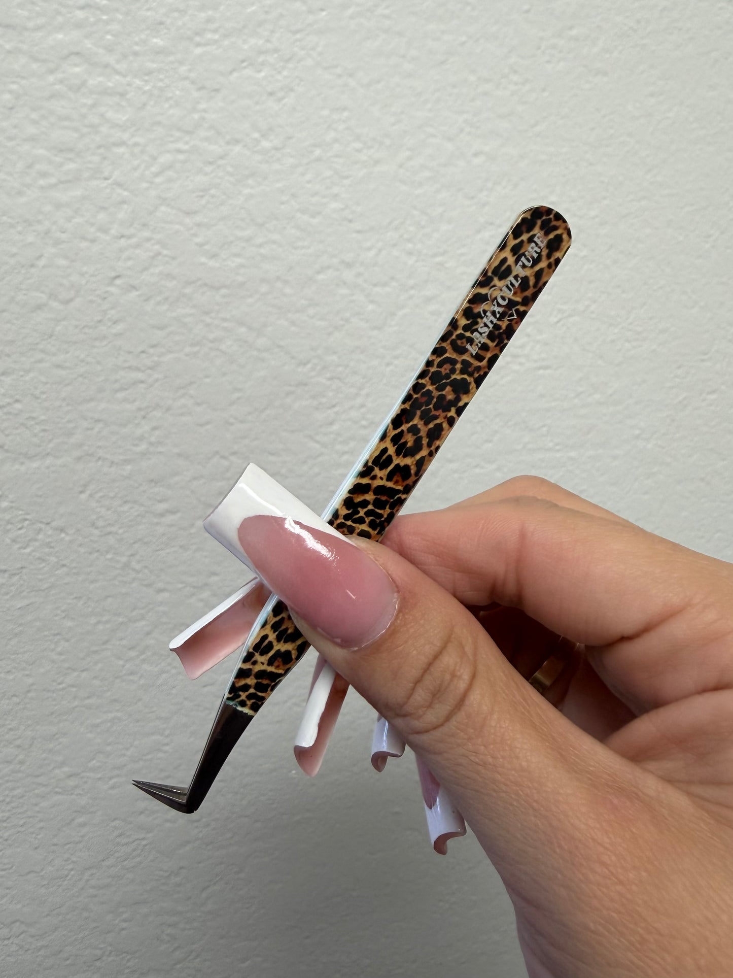 Leopard Volume Boot Tweezer