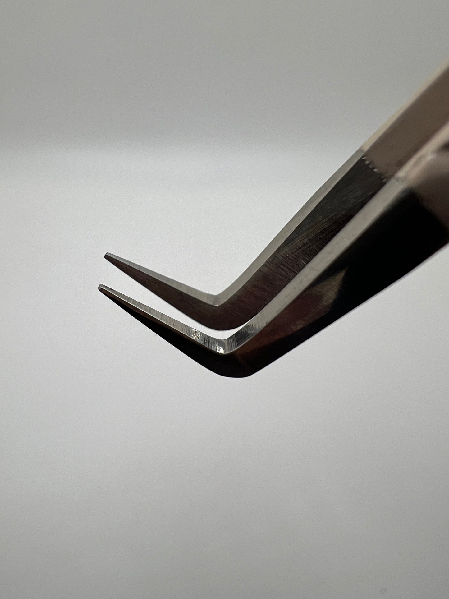 Nude volume boot tweezer