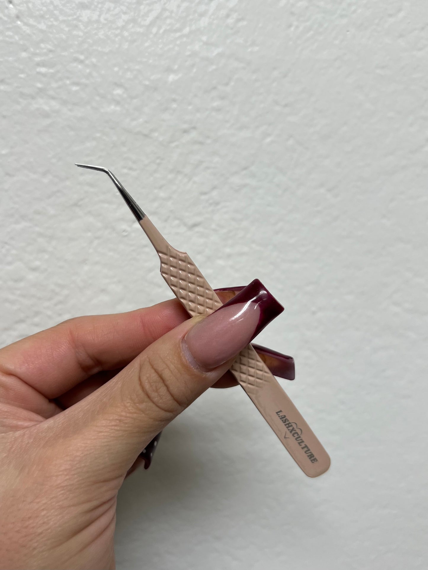 Nude 45° Isolation Tweezer