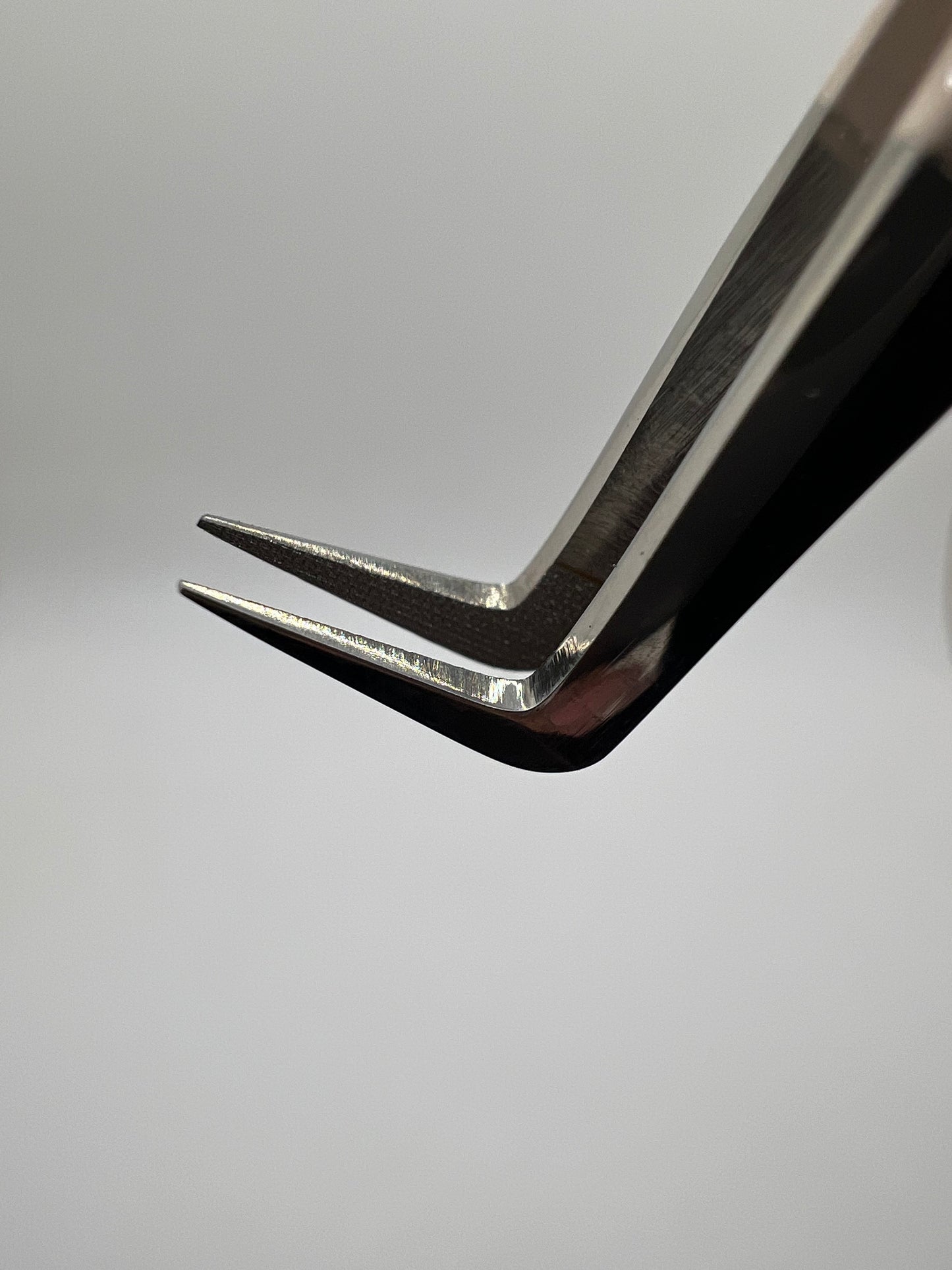 Nude fiber tip volume boot tweezer