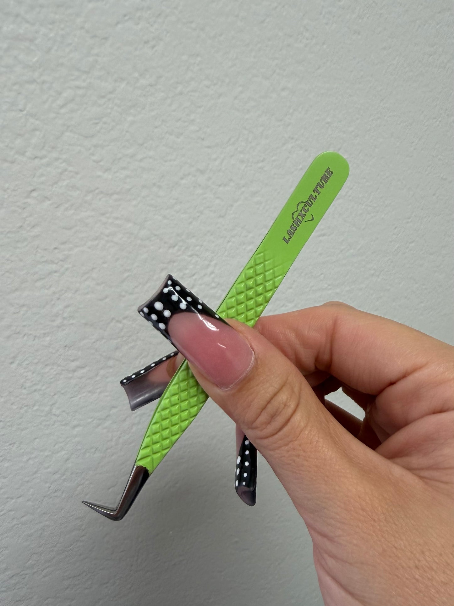 Green volume boot tweezer