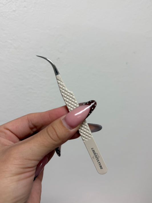 Crème curved isolation tweezer