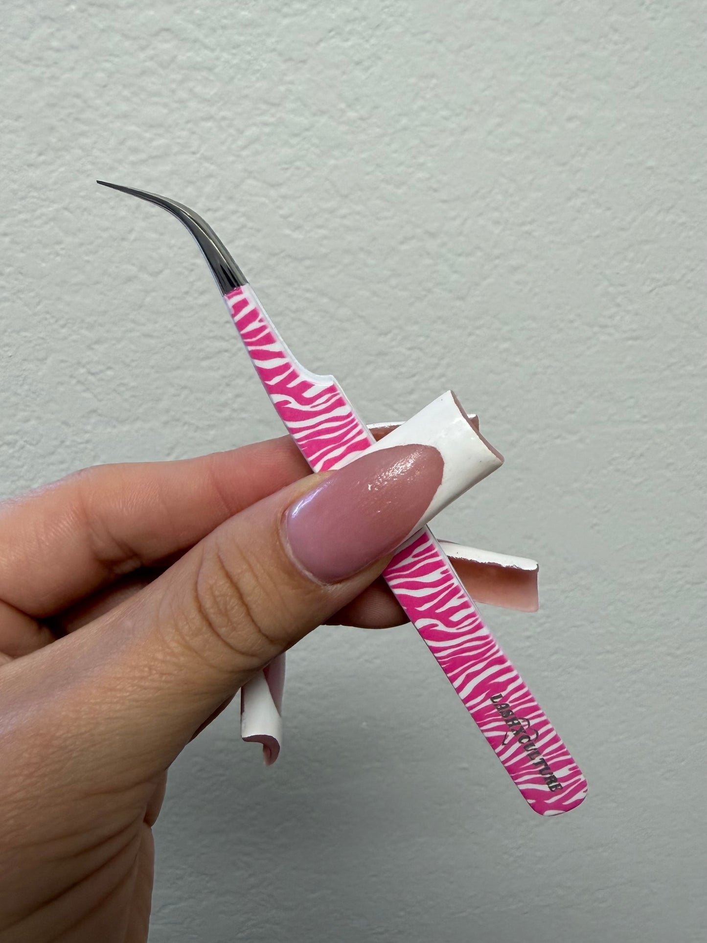 Pink Zebra Curved Isolation Tweezer