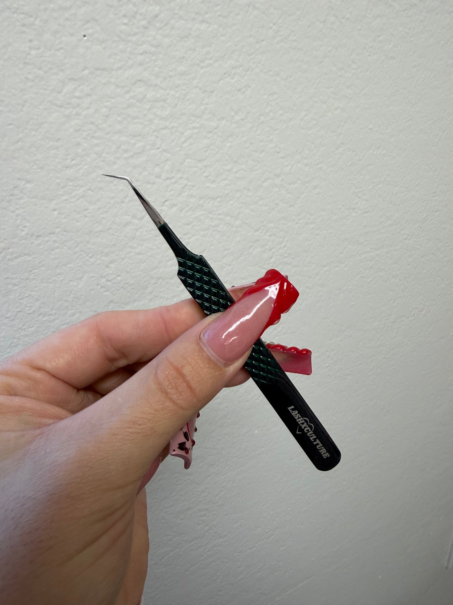 Emerald green45° isolation tweezer