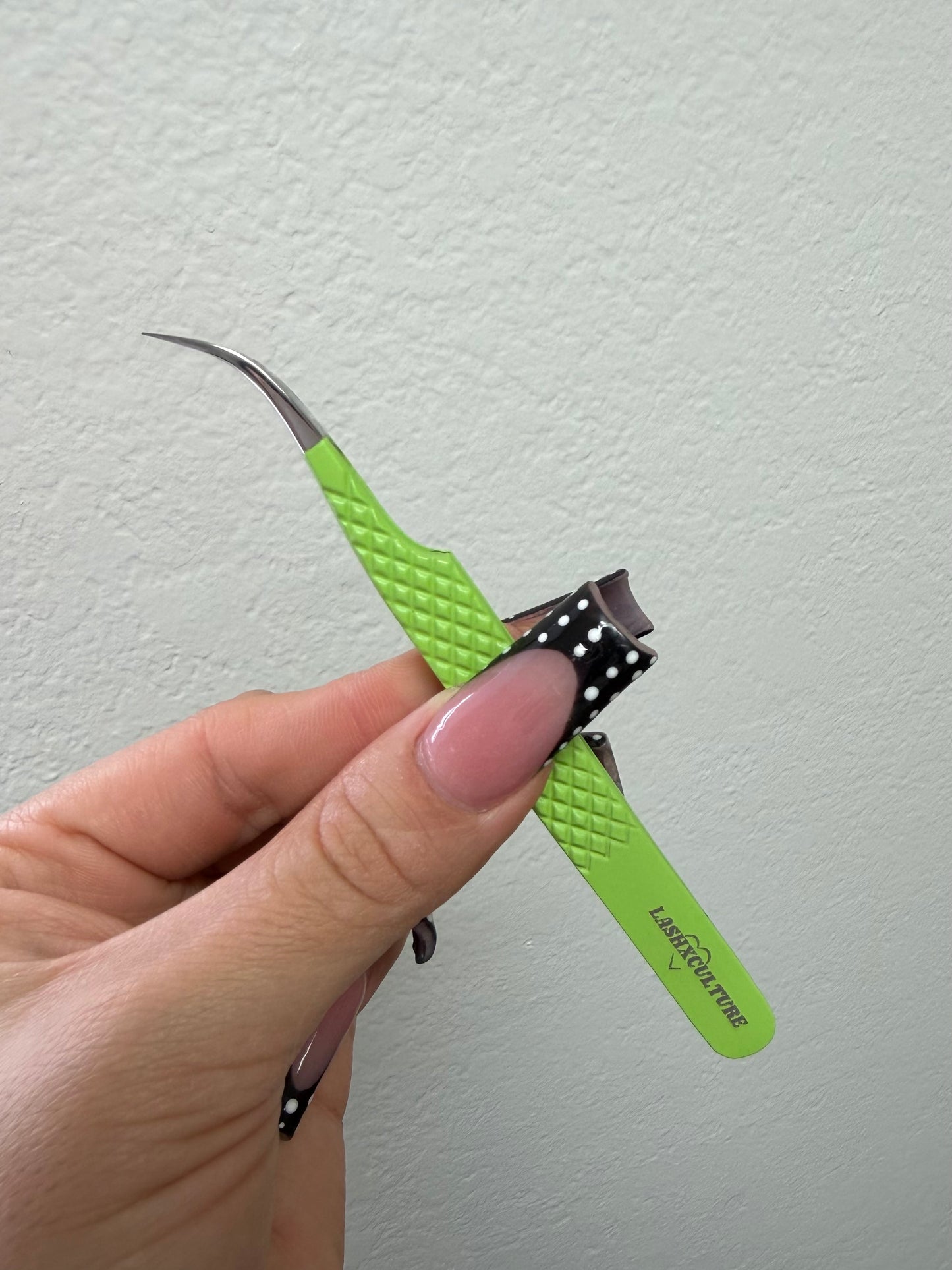 Green curved isolation tweezer