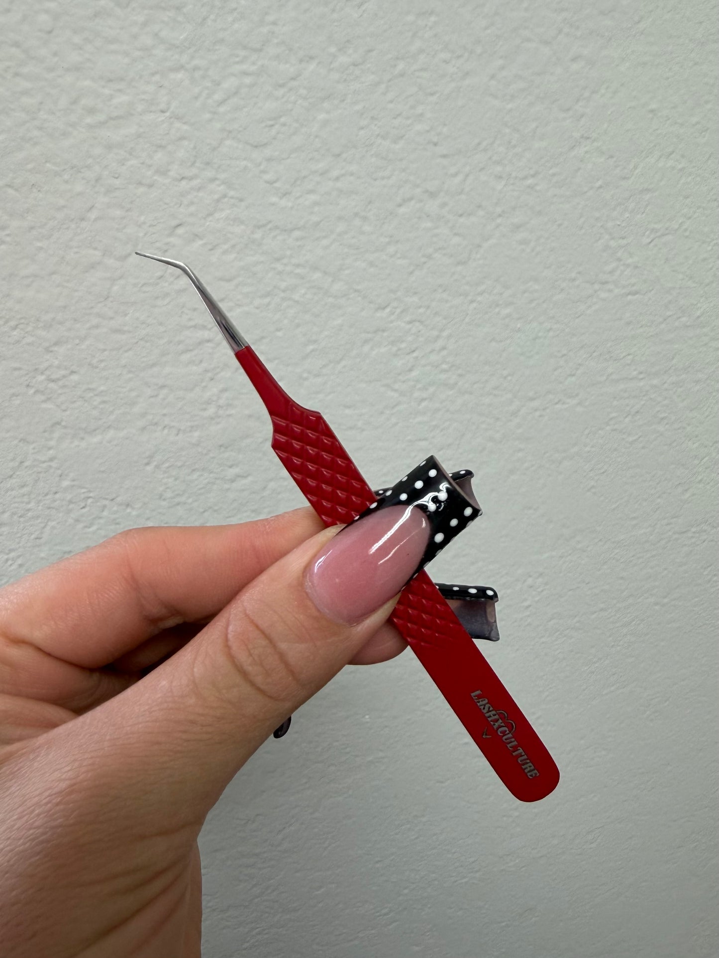 Red 45° isolation tweezer